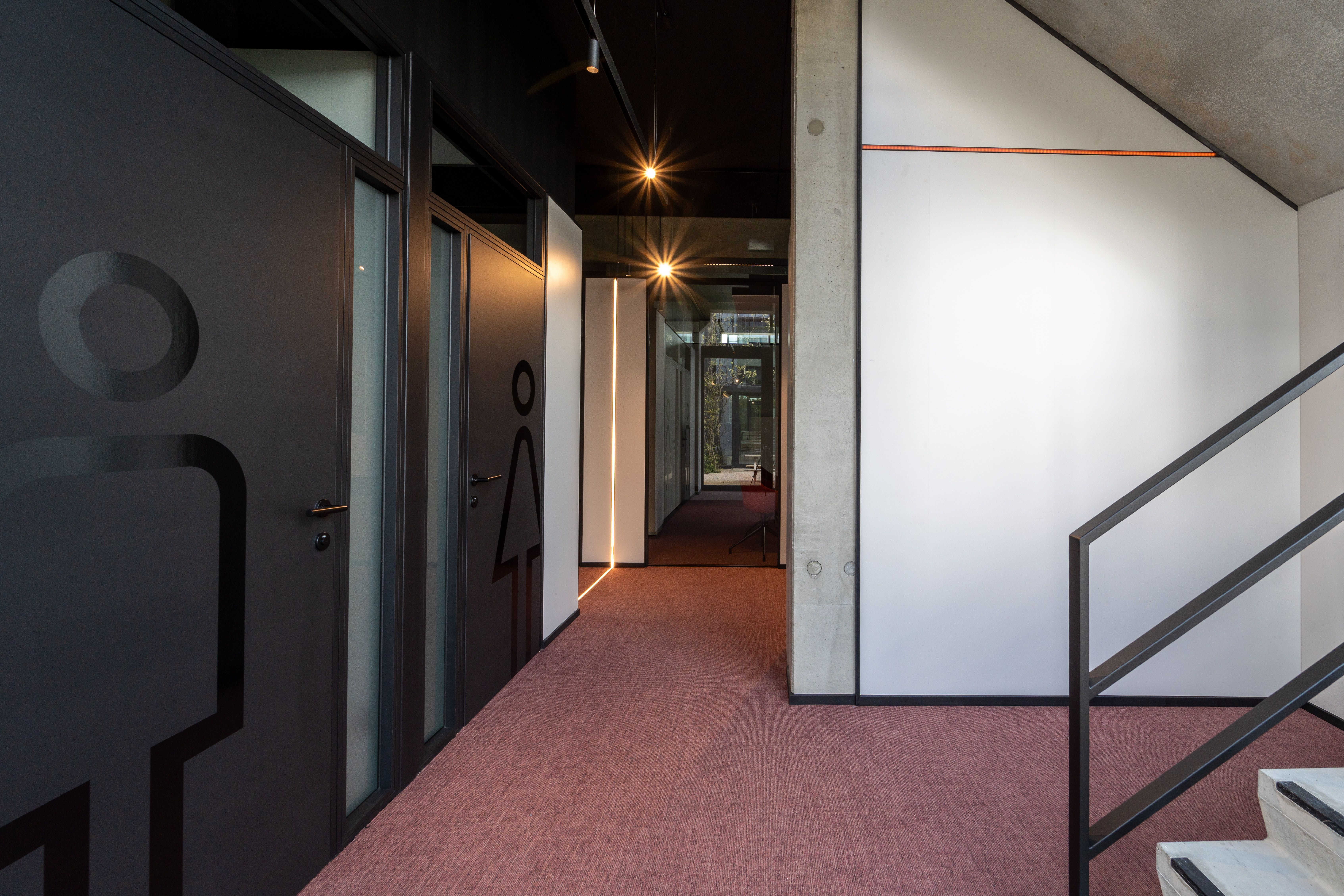  Kantoorruimte te huur in bedrijvencentrum in Roeselare