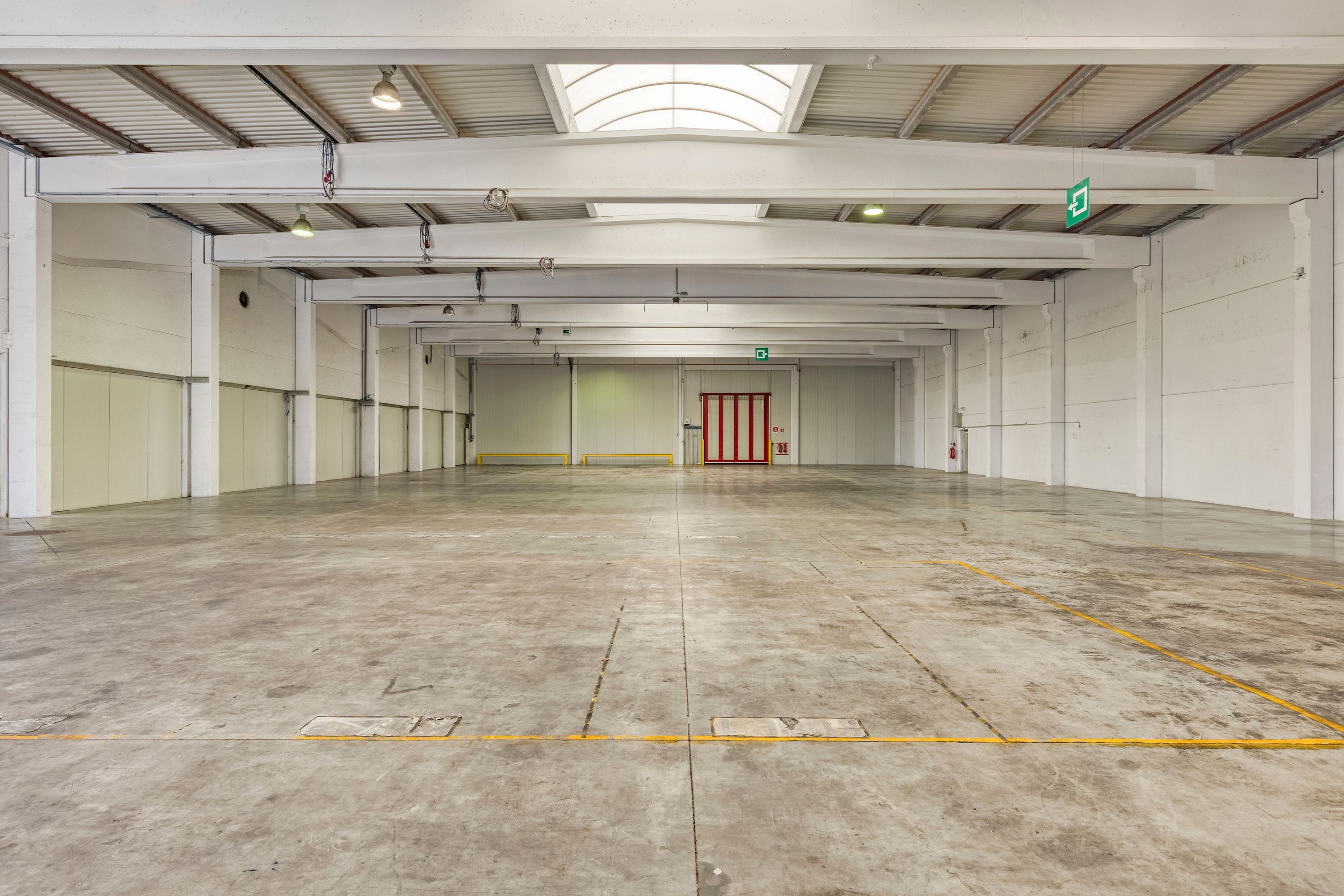 Magazijnruimtes te huur in industriezone Kuurne