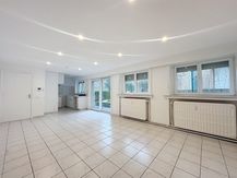 Laeken: Gerenoveerde studio van 45m² met terras