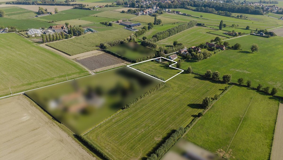Schitterend gelegen grond op ca. 6682m² te koop nabij Kortrijk