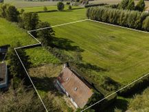 Schitterend gelegen grond op ca. 6682m² te koop nabij Kortrijk