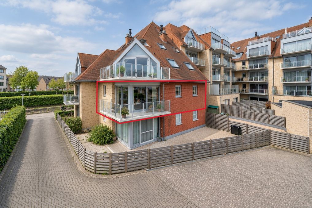 Appartement met twee slaapkamers en ruim terras te koop