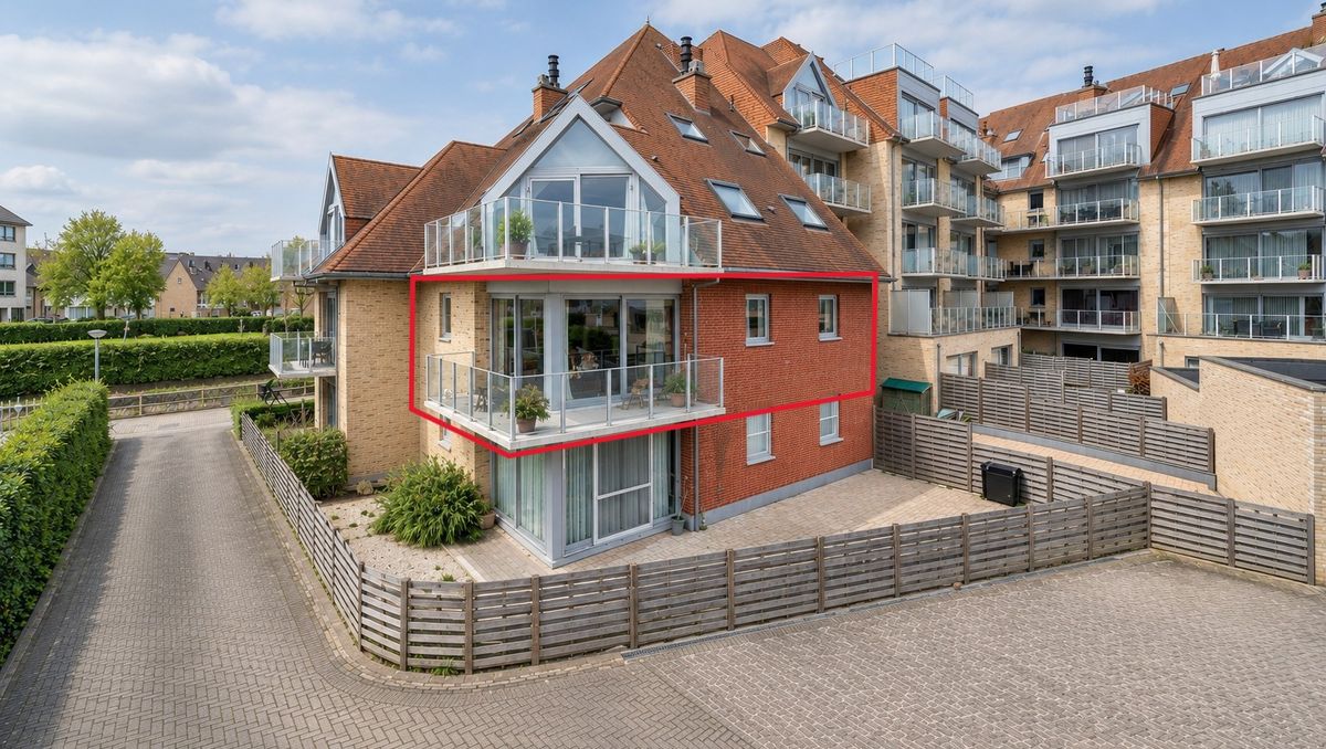 Appartement met twee slaapkamers en ruim terras te koop