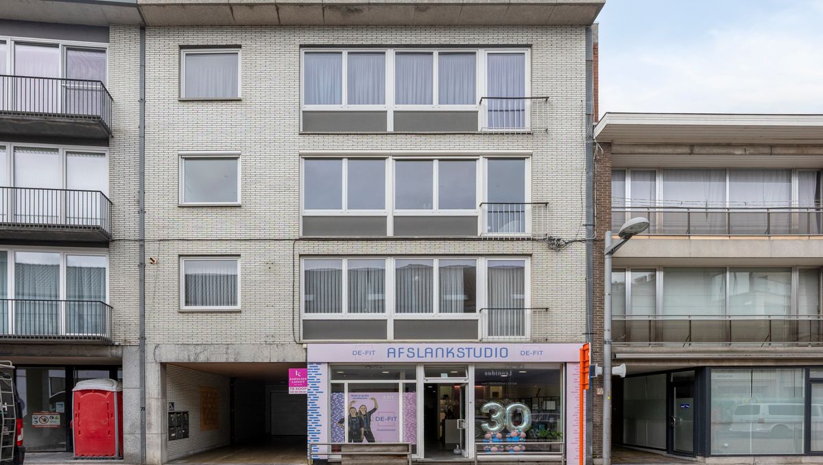 Propriété commerciale avec appartement à vendre à Tielt