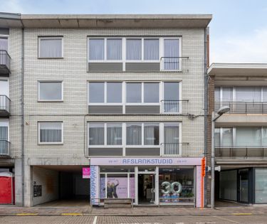 Propriété commerciale avec appartement à vendre à Tielt