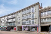 Propriété commerciale avec appartement à vendre à Tielt