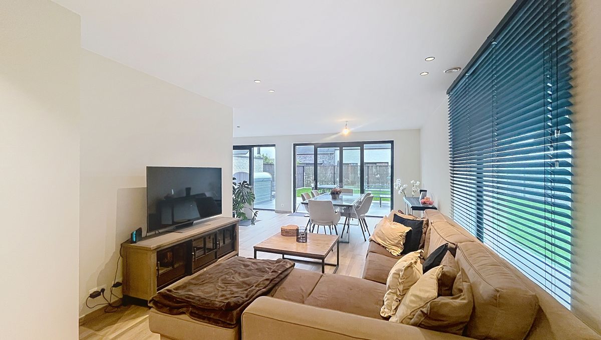Recente woning met 3 slaapkamers en ruime tuin te huur in Zedelgem