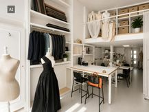 Karaktervol en lichtrijk handelspand van 58 m² met mooie vitrine in centrum Hasselt