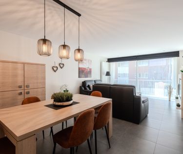 Instapklaar 3-slaapkamerappartement met terras te Oostende