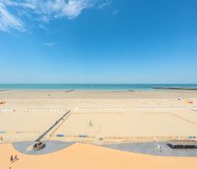 Beautifully renovated apartment with frontal sea view