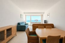 Beautifully renovated apartment with frontal sea view