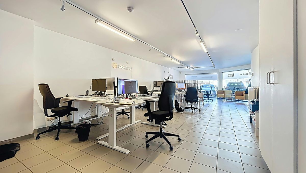 Kantoorruimte +/- 140m² te koop in Deurne!