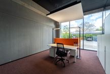 Kantoorruimte te huur in bedrijvencentrum in Roeselare