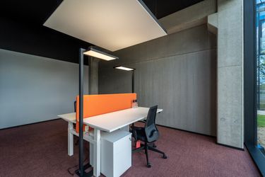 Kantoorruimte te huur in bedrijvencentrum in Roeselare