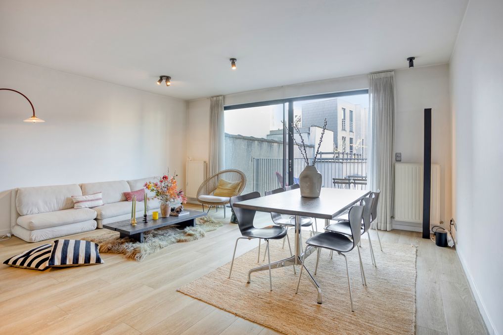 Lichtrijk appartement met terras te koop te Antwerpen Zuid!