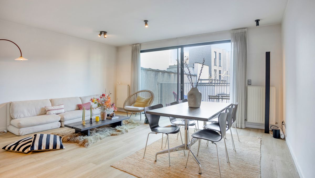 Lichtrijk appartement met terras te koop te Antwerpen Zuid!