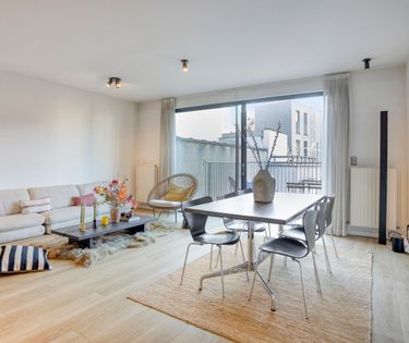 Lichtrijk appartement met terras te koop te Antwerpen Zuid!
