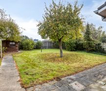 Gelijkvloers huis te koop met 3 slaapkamers, garage en tuin