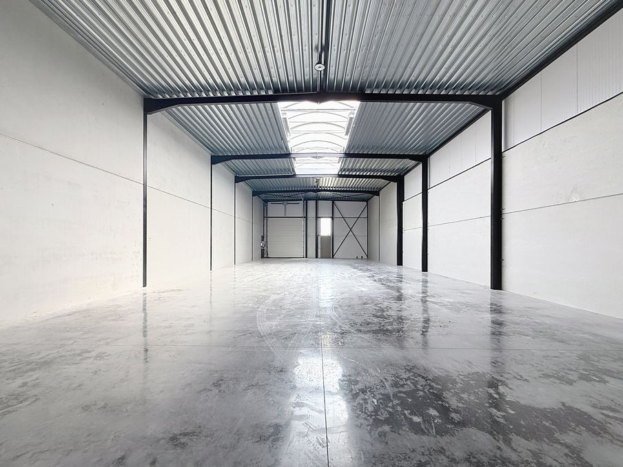 Verhuurde nieuwbouw KMO-unit te koop in Roeselare