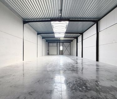 Verhuurde nieuwbouw KMO-unit te koop in Roeselare