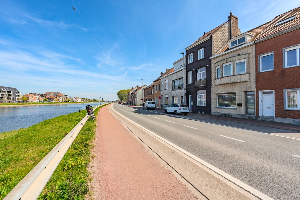 Lichtrijke woning met zonnig terras te Oostende