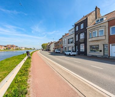 Lichtrijke woning met zonnig terras te Oostende