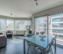 Appartement d'angle lumineux avec deux chambres au centre !