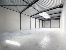 Verhuurde nieuwbouw KMO-unit te koop in Roeselare