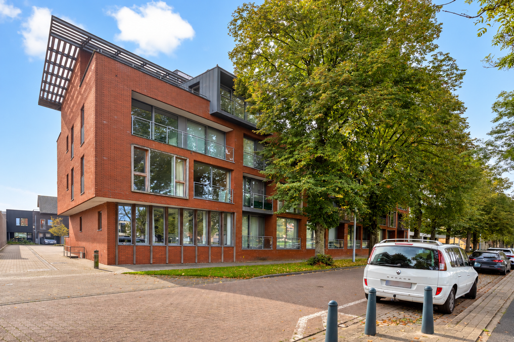 Ruim appartement met 2 grote terrassen en prachtig kanaalzicht