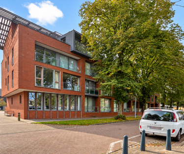 Ruim appartement met 2 grote terrassen en prachtig kanaalzicht