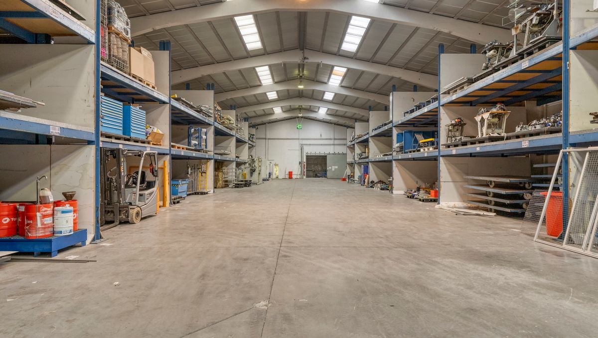 Magazijnruimte van ca. 2.000 m² in industriezone Kuurne