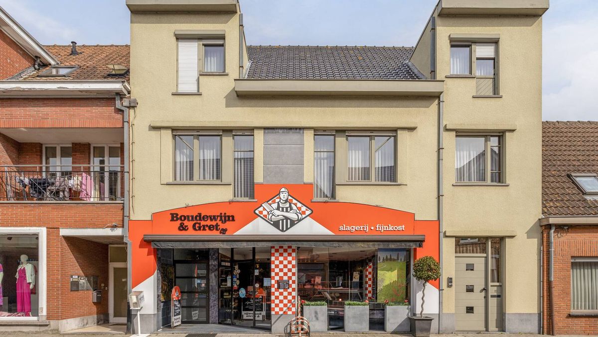 Handelspand te koop met woonst en atelier in Ruddervoorde