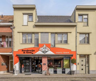 Handelspand te koop met woonst en atelier in Ruddervoorde