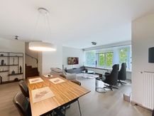 Lichtrijk appartement met 2 slaapkamers en garagebox te huur in Brugge 