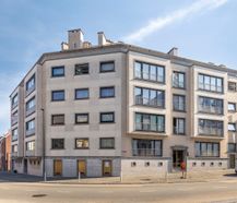 Appartement te koop met 2 kamers, terras en garage in Ieper
