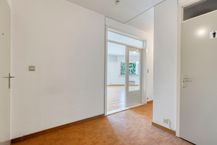 Appartement te koop met 2 kamers, terras en garage in Ieper