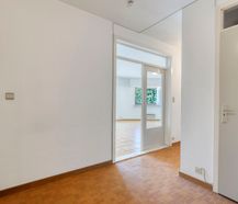 Appartement te koop met 2 kamers, terras en garage in Ieper