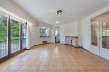 Appartement te koop met 2 kamers, terras en garage in Ieper