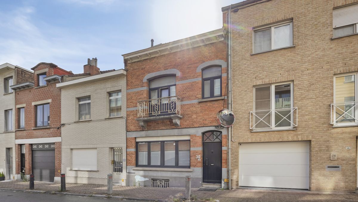 Centrally located 3-bedroom house with garden in Strombeek