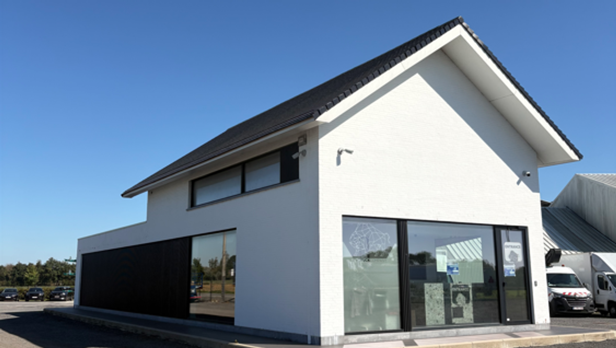 Hoogwaardig kantoorgebouw van 280 m² te huur in Hooglede