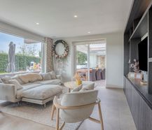 Exclusive 4 bedroom villa with swimming pool in Koksijde