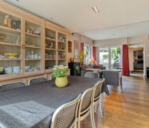 Half open woning met bijgebouw van 60 m2