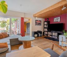 Half open woning met bijgebouw van 60 m2