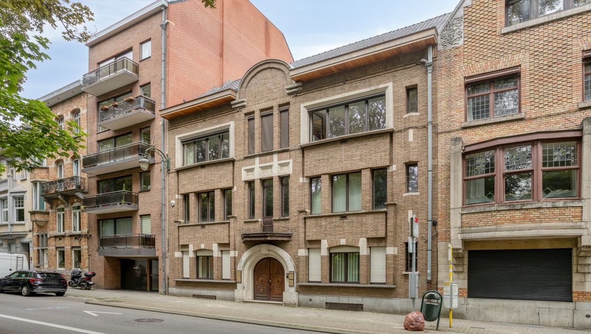 Bureau à vendre à Koekelberg avec vue sur le parc Elisabeth