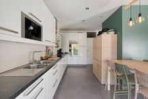 Gelijkvloerse woning met 5 slaapkamers te Lendelde