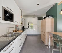 Gelijkvloerse woning met 5 slaapkamers te Lendelde