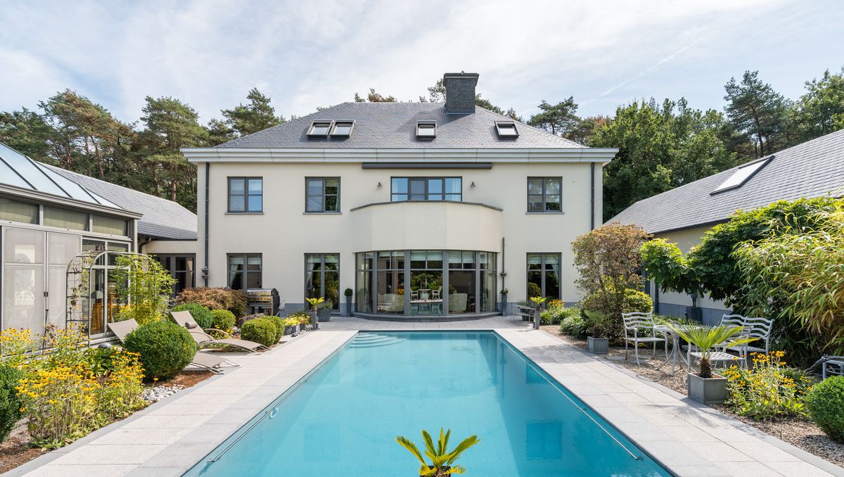 Exclusive villa with practice space in a prime location in Genk