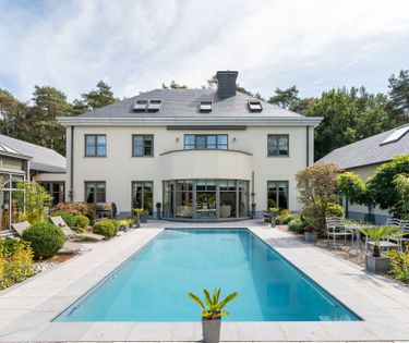 Exclusive villa with practice space in a prime location in Genk