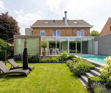 Ruime villa te koop nabij Brugge centrum met 6 slaapkamers