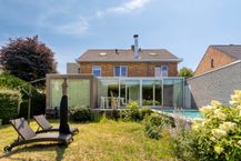 Ruime villa te koop nabij Brugge centrum met 6 slaapkamers 